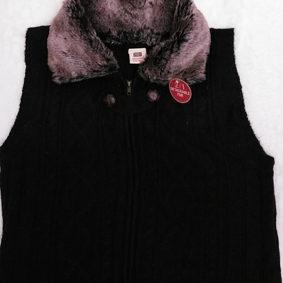 Black Fisherman Knit Sweater Vest with Faux Fur  -L - NWT - Picture 2 of 9